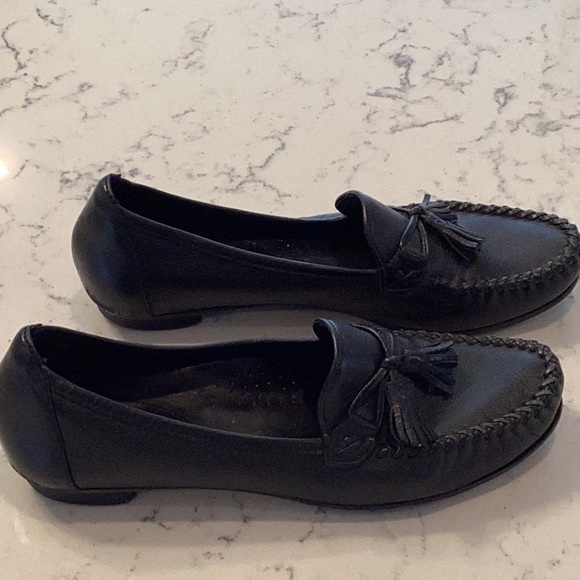 Cole Haan women Loafers - Picture 2 of 3